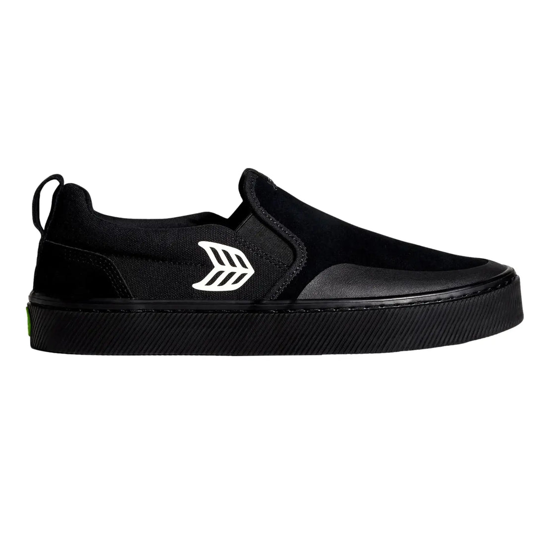Cariuma Scarpa Black Slip On Pro