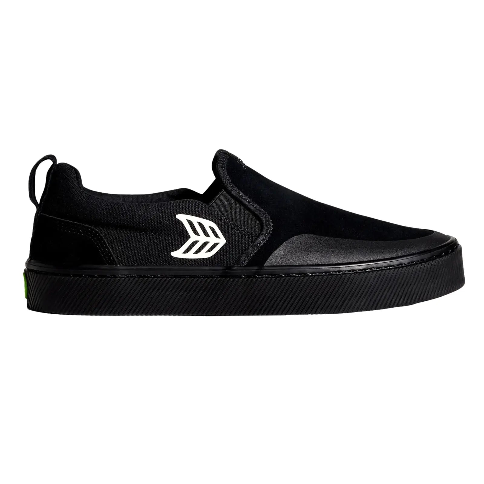 Cariuma Scarpa Black Slip On Pro