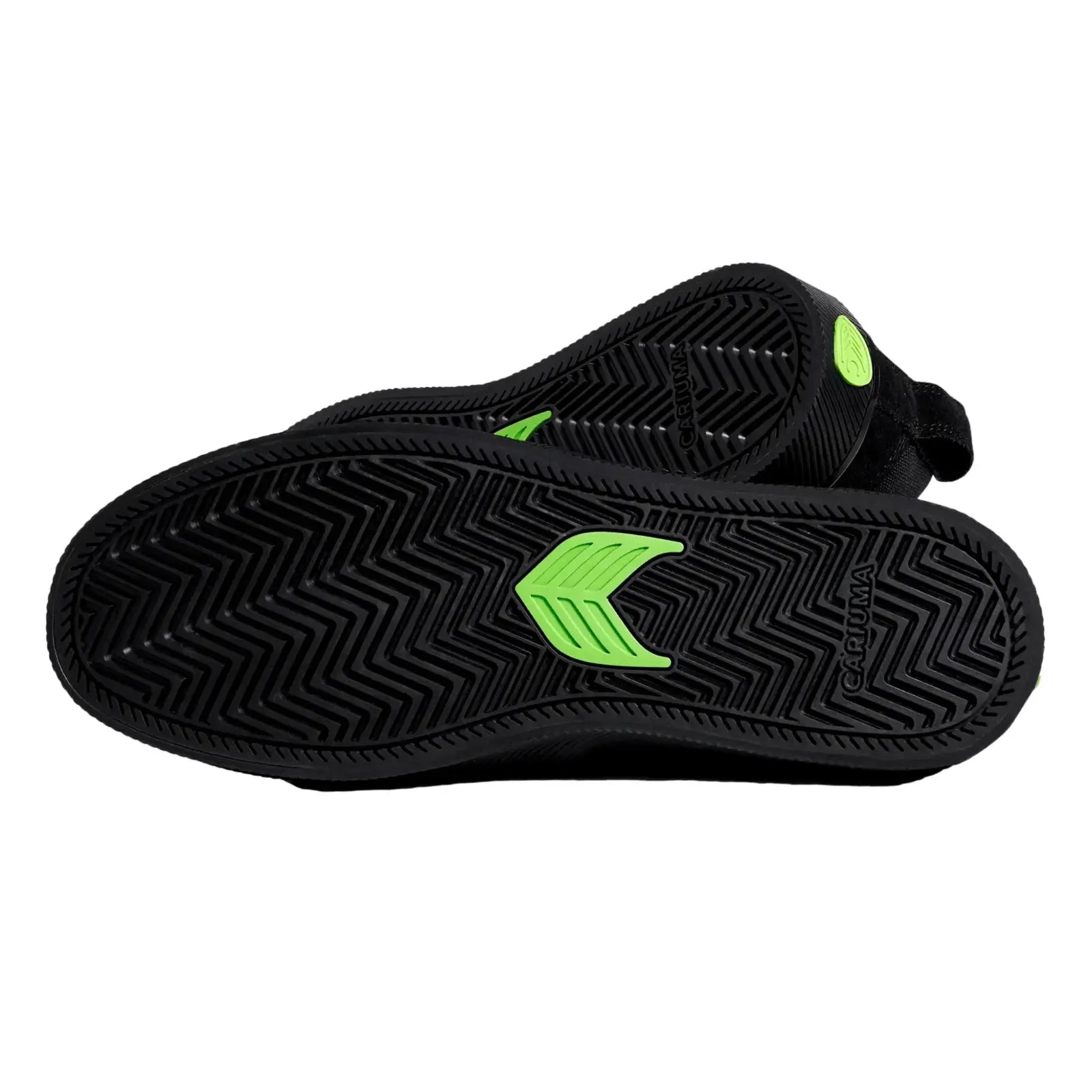 Cariuma Scarpa Black Slip On Pro