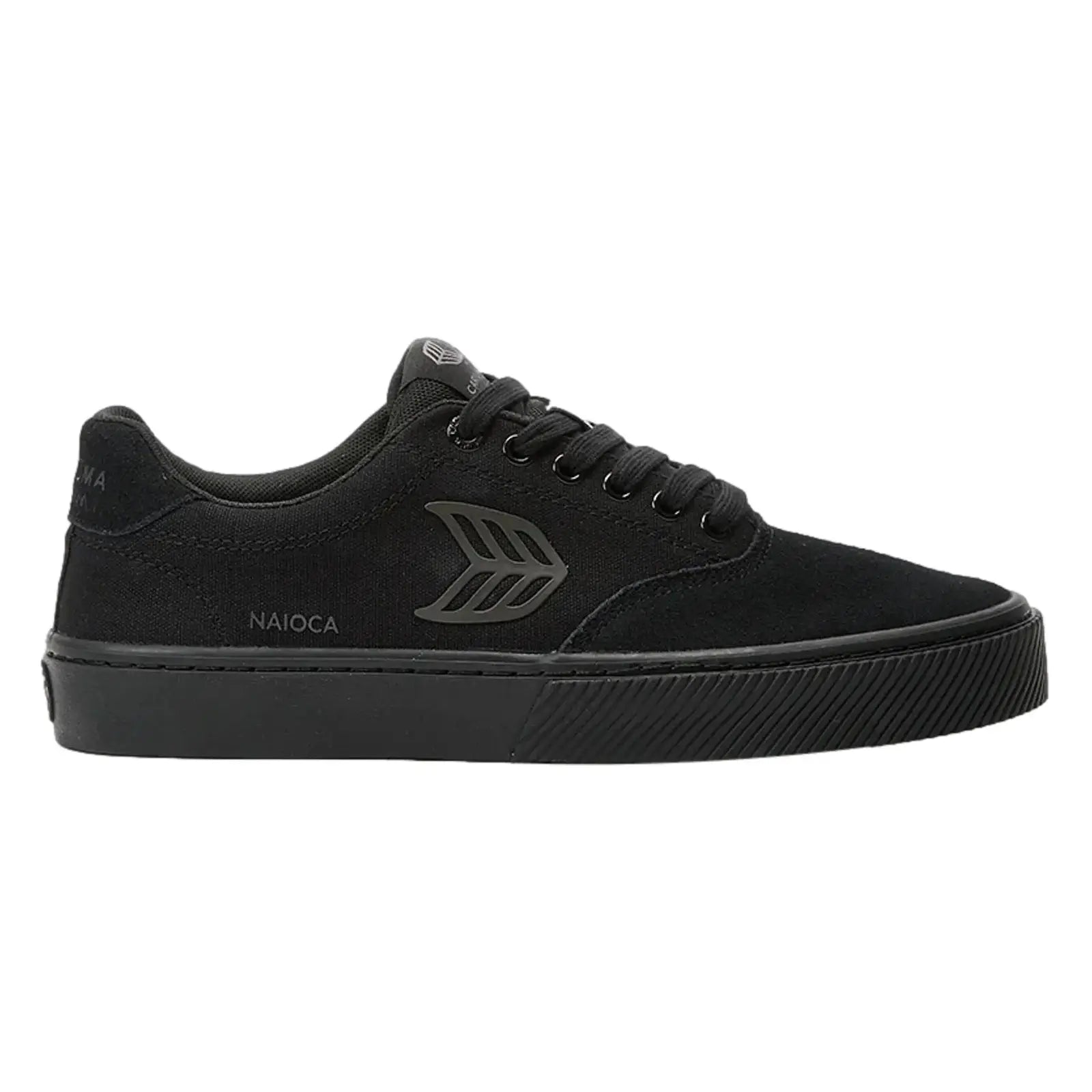 Cariuma Naioca pro all black suede