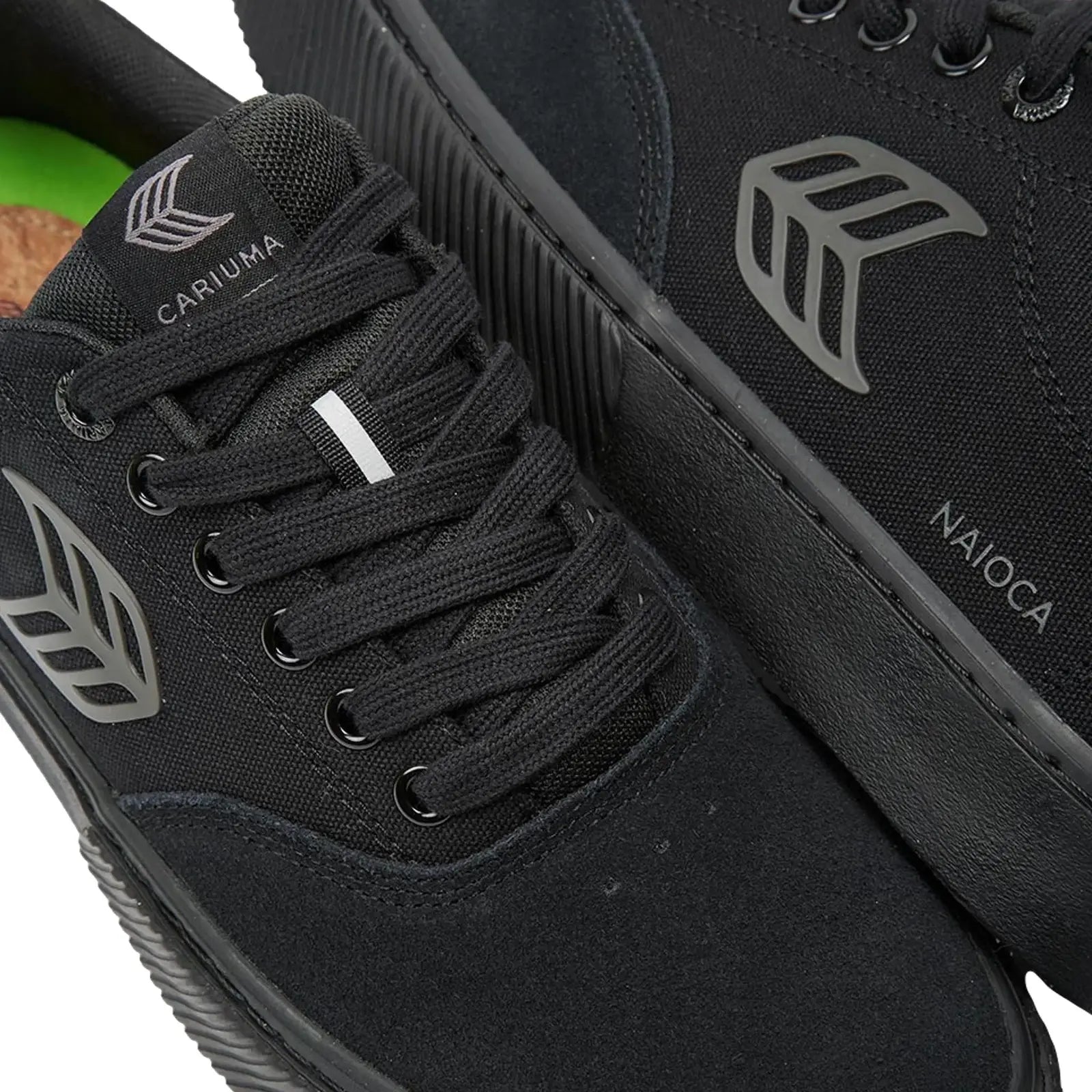 Cariuma Naioca pro all black suede