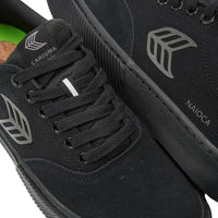 Cariuma Naioca pro all black suede