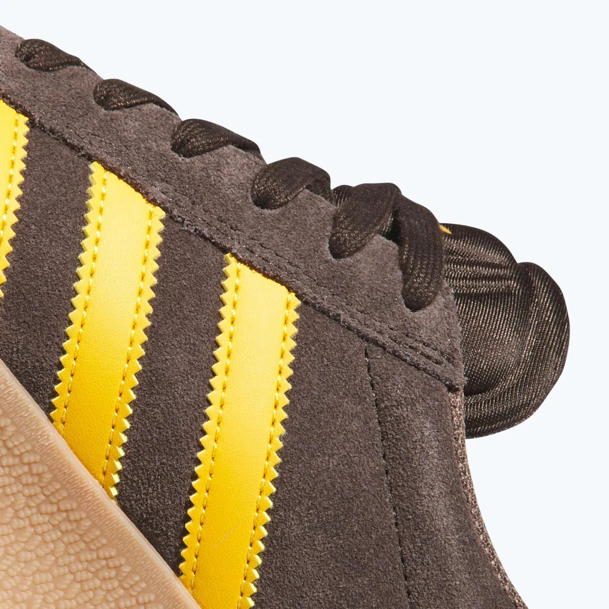 Adidas gazelle adv dark brown yellow heart strata