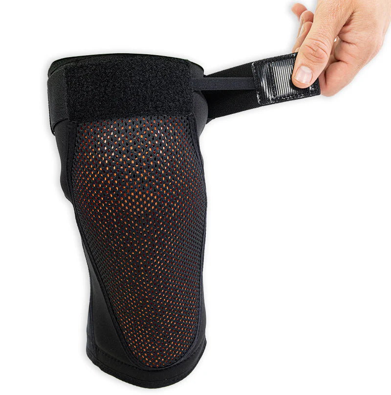 clover snowboard knee pads