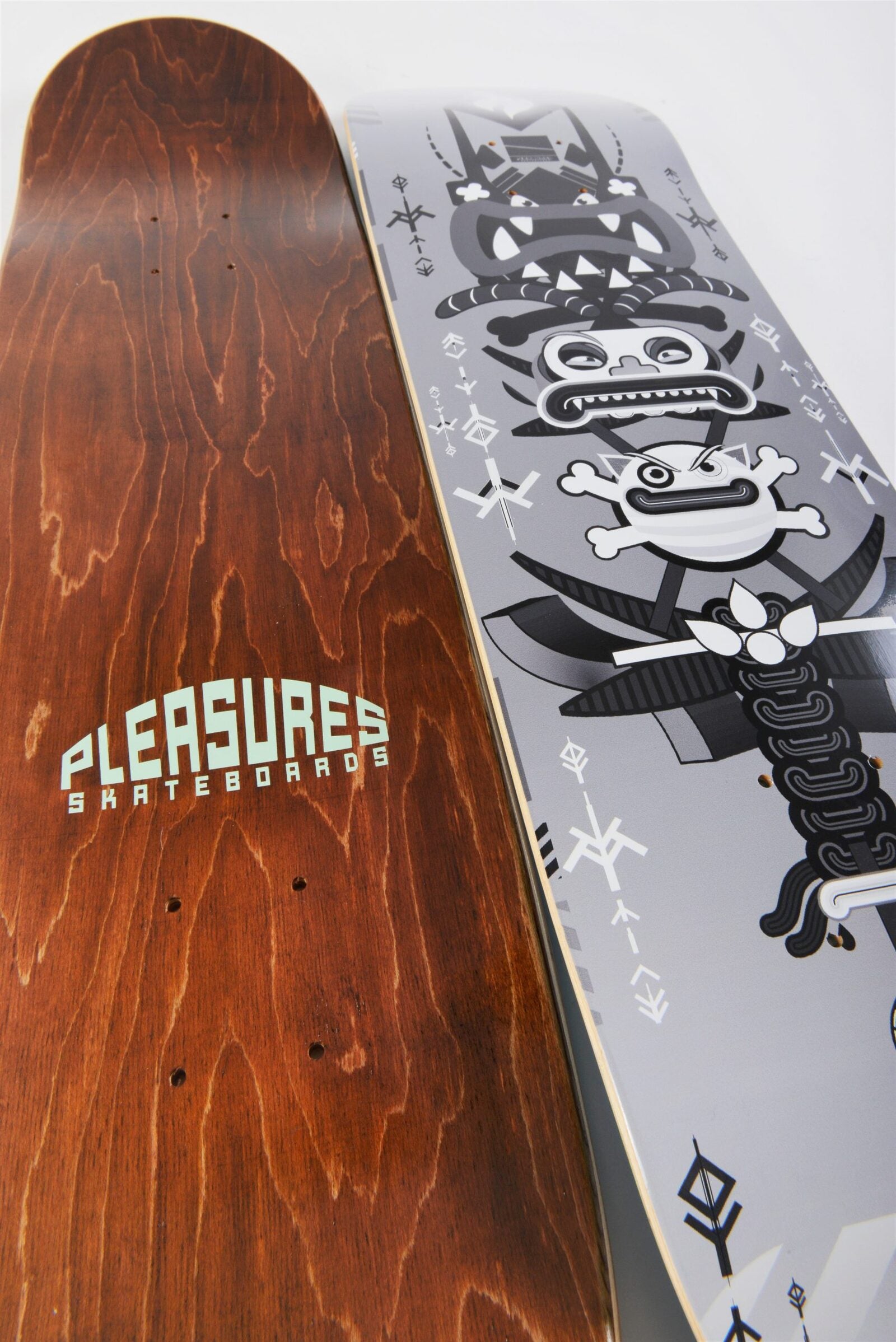 Pleasures Skateboards Tavola Excalibur 8.25"