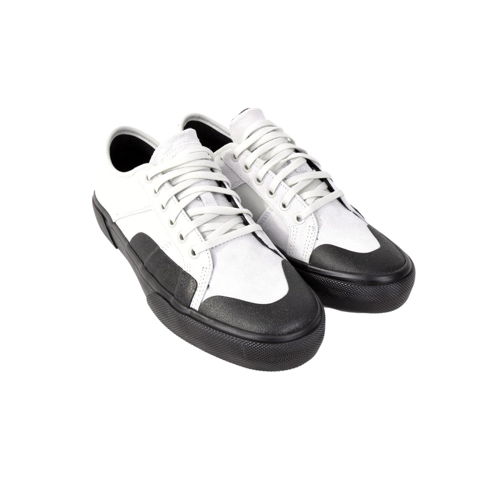 Globe Shoes Surplus Undyed Black