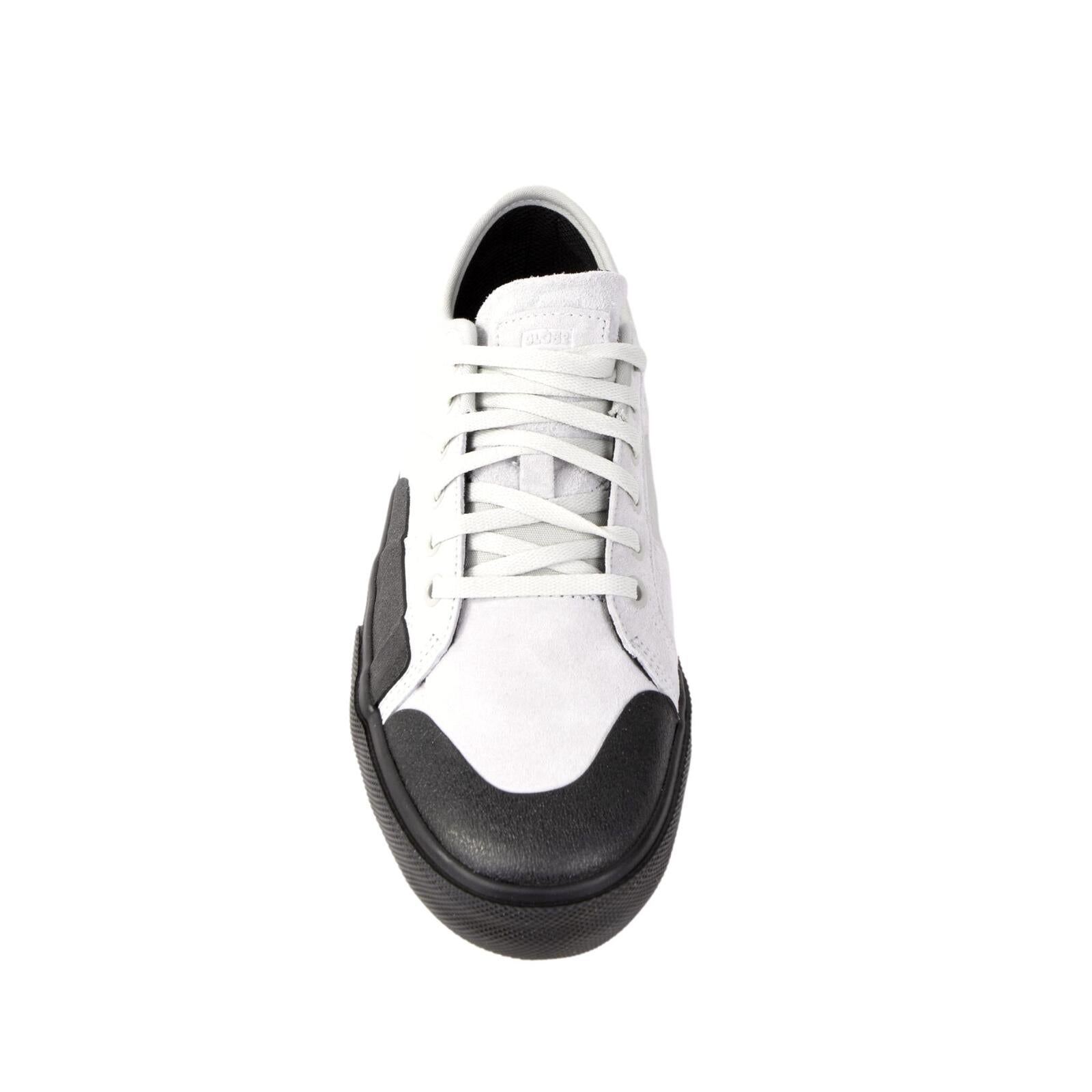 Globe Shoes Surplus Undyed Black