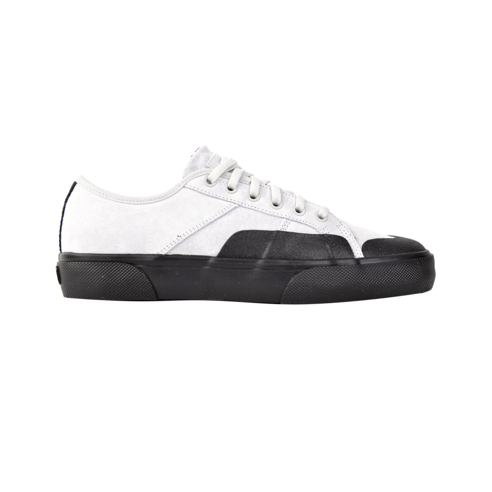 Globe Shoes Surplus Undyed Black