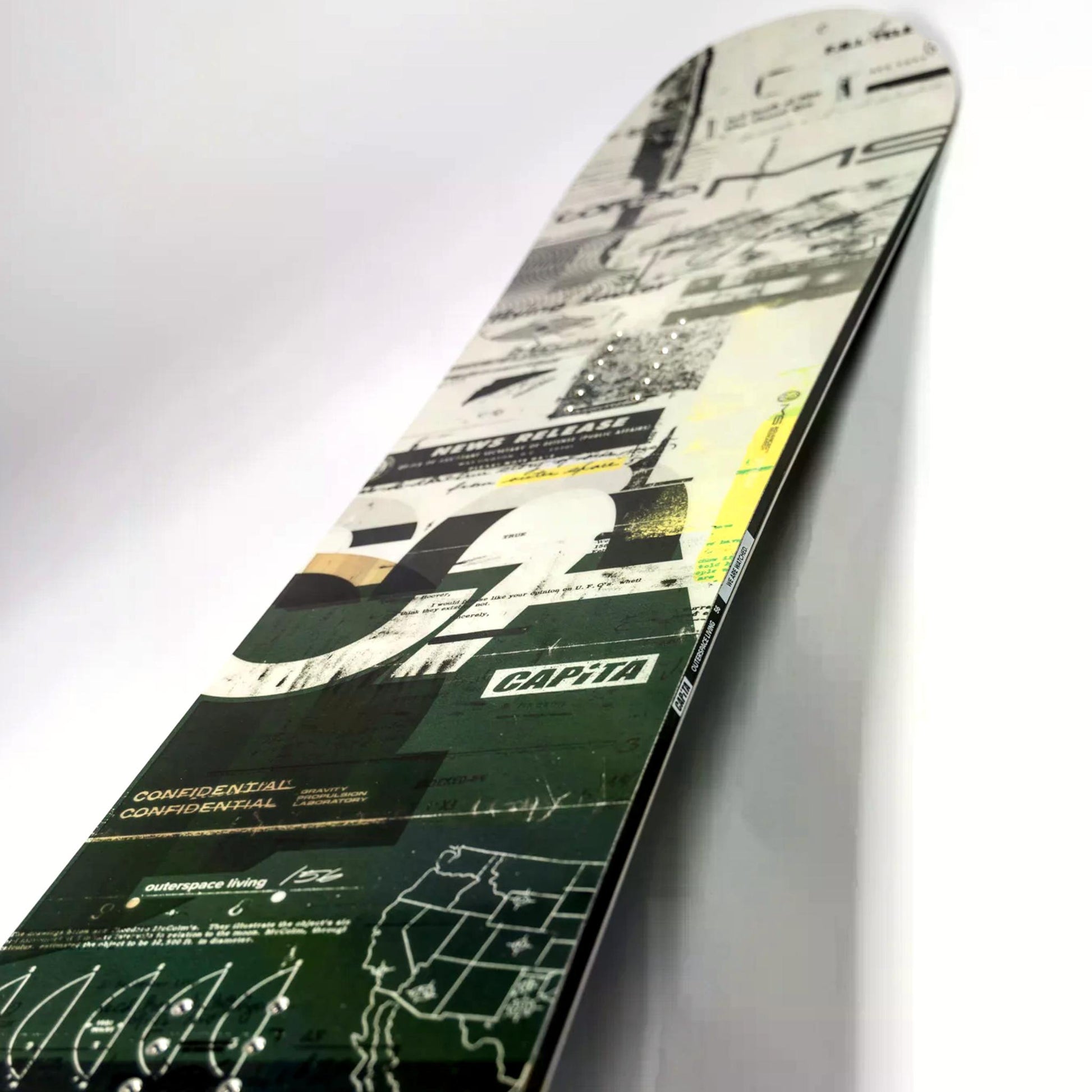 Capita Outerspace Living Resort Directional Twin Snowboard