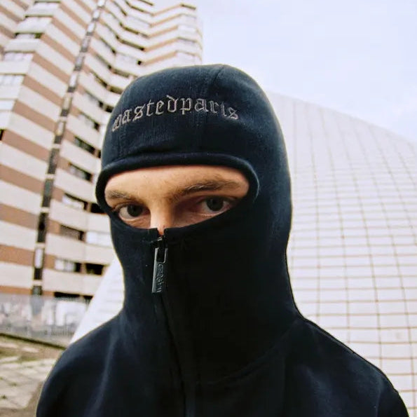 crew di ragazzi estiti con wasyted paris clothing