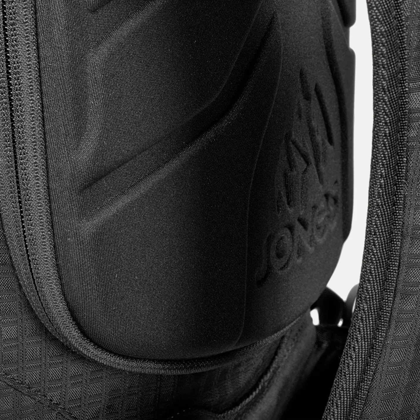 Jones Dscnt 25l Backpack Black