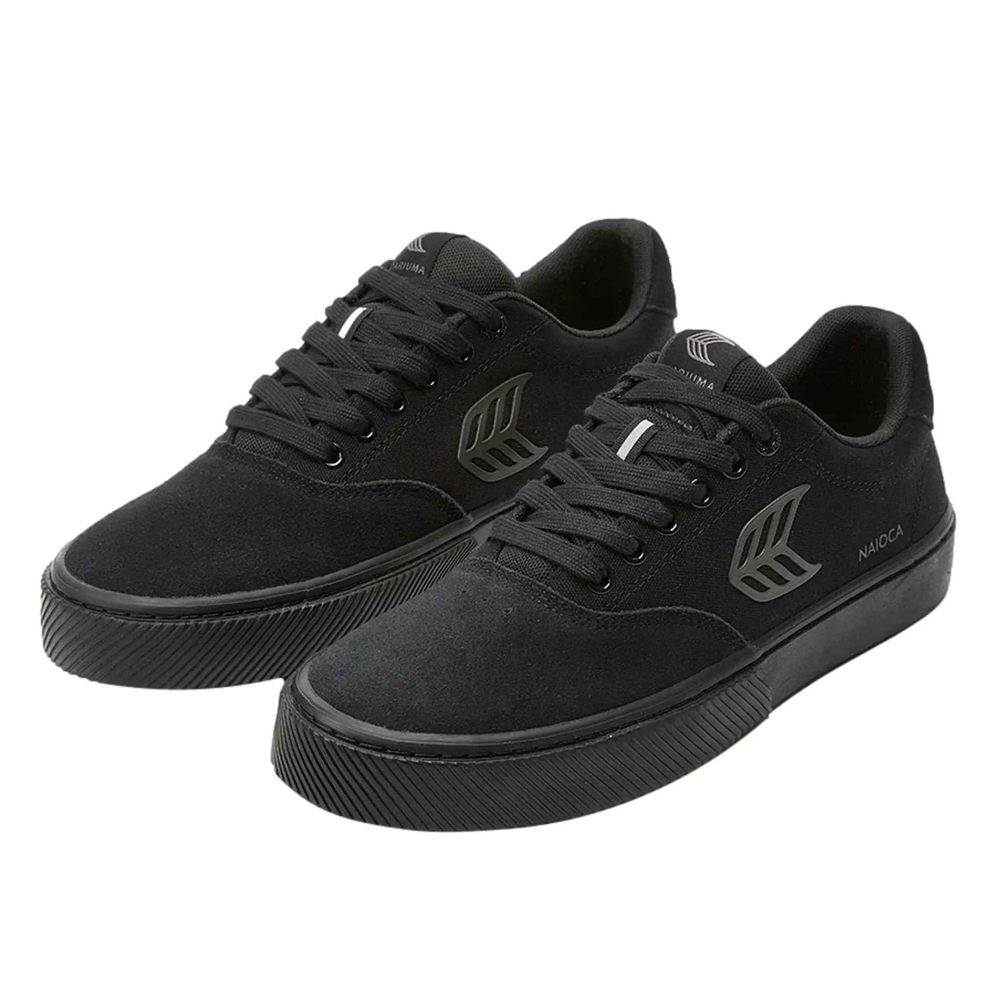 Cariuma Naioca pro all black suede